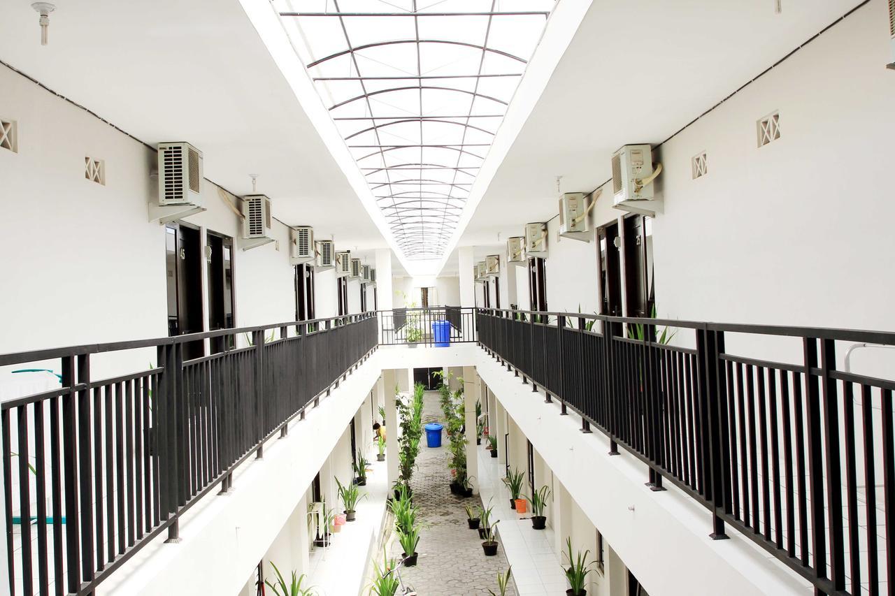 D'Paragon Pringwulung Maguwo Buitenkant foto