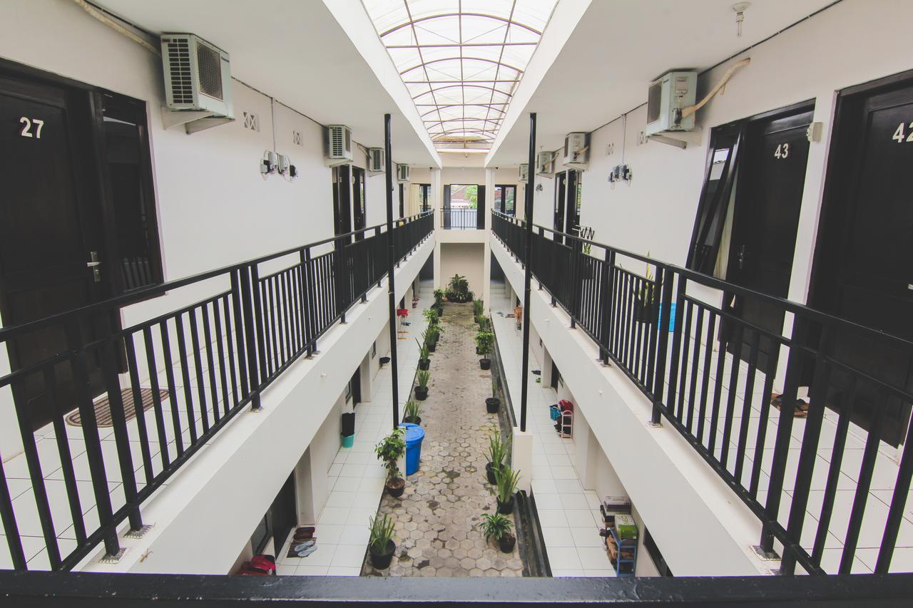 D'Paragon Pringwulung Maguwo Buitenkant foto
