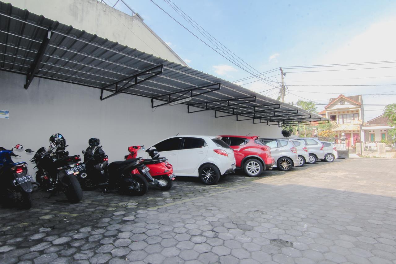 D'Paragon Pringwulung Maguwo Buitenkant foto