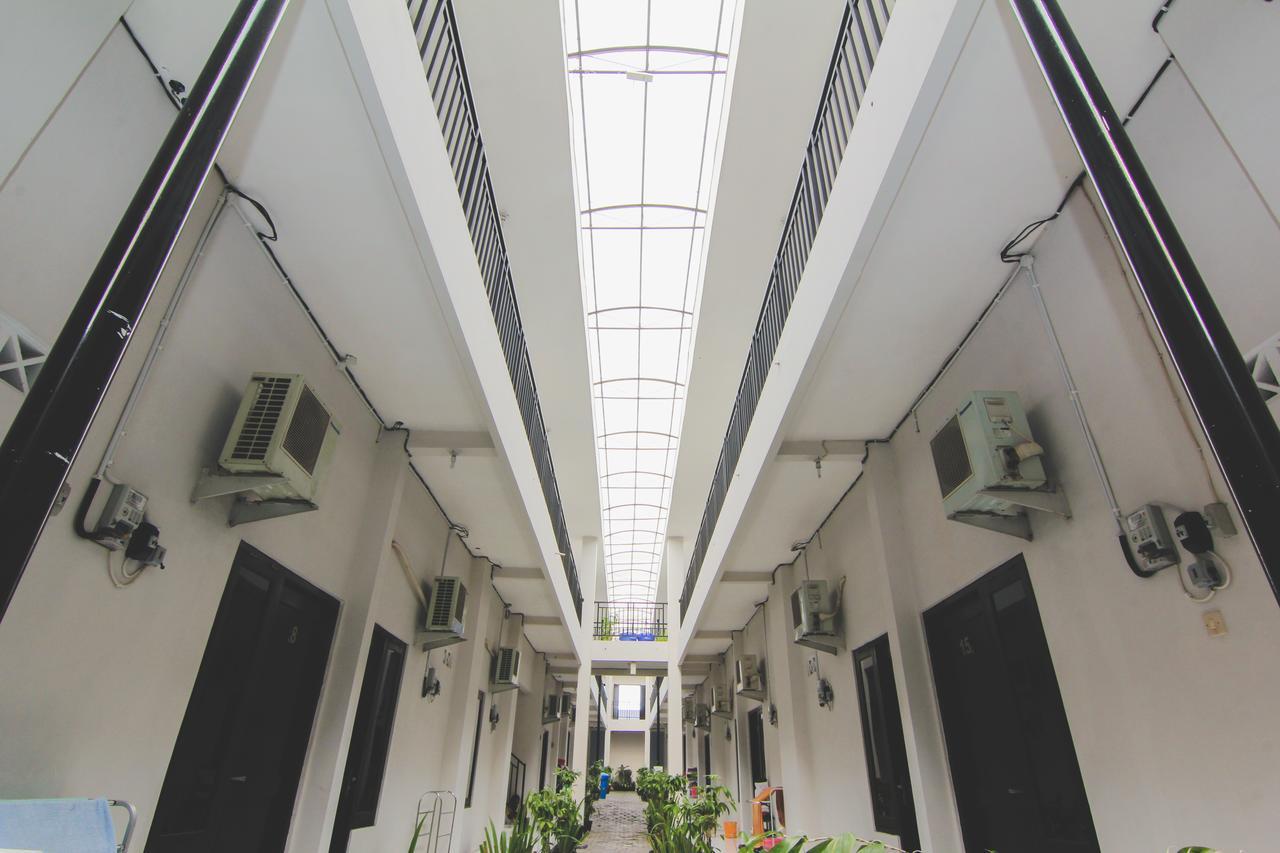 D'Paragon Pringwulung Maguwo Buitenkant foto